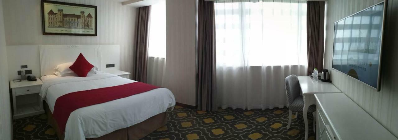 Ramada Encore Wyndham Nanning City Center Qingxiu Exterior photo