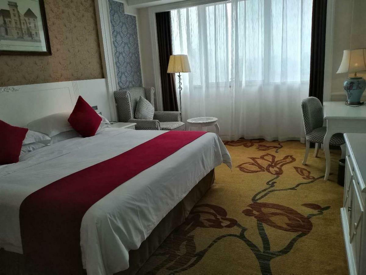 Ramada Encore Wyndham Nanning City Center Qingxiu Exterior photo